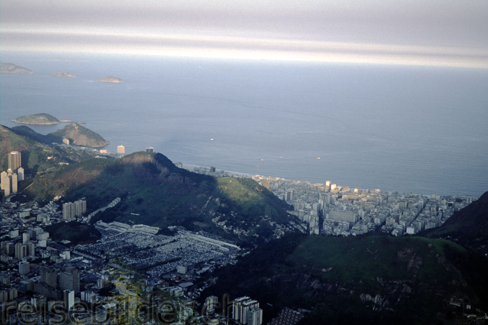 Blick vom Corcovado auf die Copacabana