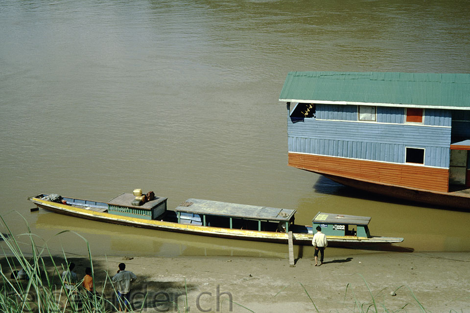 Boote auf dem Mekong bei Luangprabang