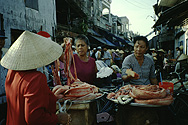 Schlangenverkäuferinnen im Mekong-Delta
