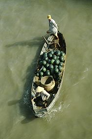 Melonentransport nahe Can Tho im Mekong-Delta